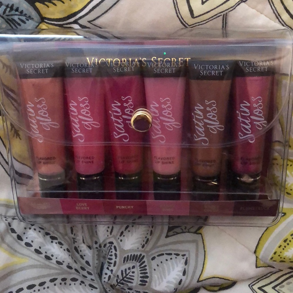 Victoria secret lip gloss kit